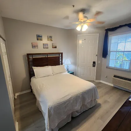 1 Bed 1 Bath At Img Near Beach